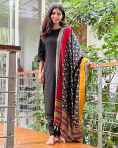 Deepa Thomas Instagram - Be as you wish to seem :) 🤍 ✨

Loved this black salwar set by @tada_wearhouse ✨