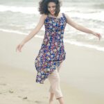 Deepa Thomas Instagram - Undoubtedly a beach person! 🤘🏻 🌼 Loved this bloom Kurti by @comfy.garments 💙🌼 Photography : @aisha_moidhu 💛