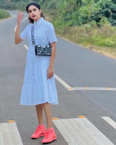 Deepa Thomas Instagram - A year changes you a lot :) 🤍

This casual white dress by @we_shoppie :) ✨

📸: @deepthithomas94 🤍