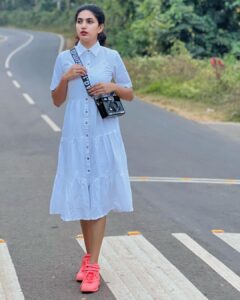 Deepa Thomas Instagram - A year changes you a lot :) 🤍

This casual white dress by @we_shoppie :) ✨

📸: @deepthithomas94 🤍