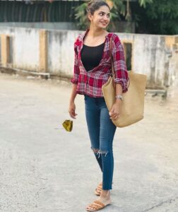 Deepa Thomas Instagram - less mindless hustle, more mindful magic. Captured📸 by @deepthithomas94 🤍