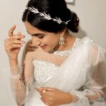Deepa Thomas Instagram – And suddenly you know…It’s time to start something new and trust the magic of beginnings ✨:) 

The amazing team :) – 
Wearing : @t.and.msignature 
Jewellery : @m.o.dsignature 
Photography : @fazil_photography__ 
Makeup & hair : @makeup_by_mariyaaa
Location : @addresshome.kochi Address Home