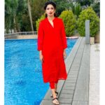 Deepa Thomas Instagram - Okay, This is chikkankari kurti not chicken curry - @naslen._ 🤦🏻‍♀️. Learn something new for today 🤷🏻‍♀️ Red chikkankari kurti : @online_shopping_cartt Makeup & hair : @rizwan_themakeupboy Sandal : @lark_boutique_and_footland