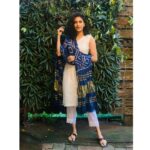 Deepa Thomas Instagram - Salwar kameez & pants : @_lapis_boutique_ Dupatta : @bhasuri_ 📸: @chaaru__s Footwear : @lark_boutique_and_footland @lark_boutique_footland @lark__footland Thankyou so much for the wonderful salwar set❤️ #collaboration #salwarkameez #dupatta #desifashion #dress #photoshoot Dr.Cafe