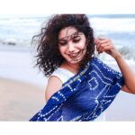 Deepa Thomas Instagram - My love for the wind in my hair and the sand between my toes will never end..✨ 📸 : @boxer_marakkar Dupatta : @bhasuri_ @rooh_sted_ #collaboration #salwarkameez #dupatta #desifashion #dress #photoshoot #mallugirl Kozhikode Beach