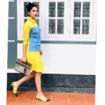 Deepa Thomas Instagram - Okay bye 💛 👗 : @shobhikaweddingsofficial 👠: @gds_shoemart 📸 : @alen__jude__devassy #photoshoot #paidcollaboration #shobhikaweddingscalicut #shobhikaweddings #womenoutfit #dress