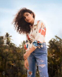 Deepa Thomas Instagram - 10 in a row ✨

Beautifully captured by : @plan.b.actions 
 Makeup: @rizwan_themakeupboy