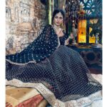 Deepa Thomas Instagram - So I never really knew you God I really tried to Blindsided, addicted Felt we could really do this But really I was foolish Hindsight it's Obvious #Moralofthestory #Tobecontinued #Addictedtothissong #collaboration #bridalcostume #bridalmakeup #lapisboutique Lehanga: @_lapis_boutique_ Makeup & hair : @rizwan_themakeupboy Jewellery: @bridal_jewelery_rental_alameen Special thanks to the team for the location : @gudhaam @foodlibrarycalicut ✨ Gudhaam Art Cafe