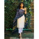 Deepa Thomas Instagram - Salwar kameez & pants : @_lapis_boutique_ Dupatta : @bhasuri_ 📸: @chaaru__s Footwear : @lark_boutique_and_footland @lark_boutique_footland @lark__footland Thankyou so much for the wonderful salwar set❤️ #collaboration #salwarkameez #dupatta #desifashion #dress #photoshoot Dr.Cafe