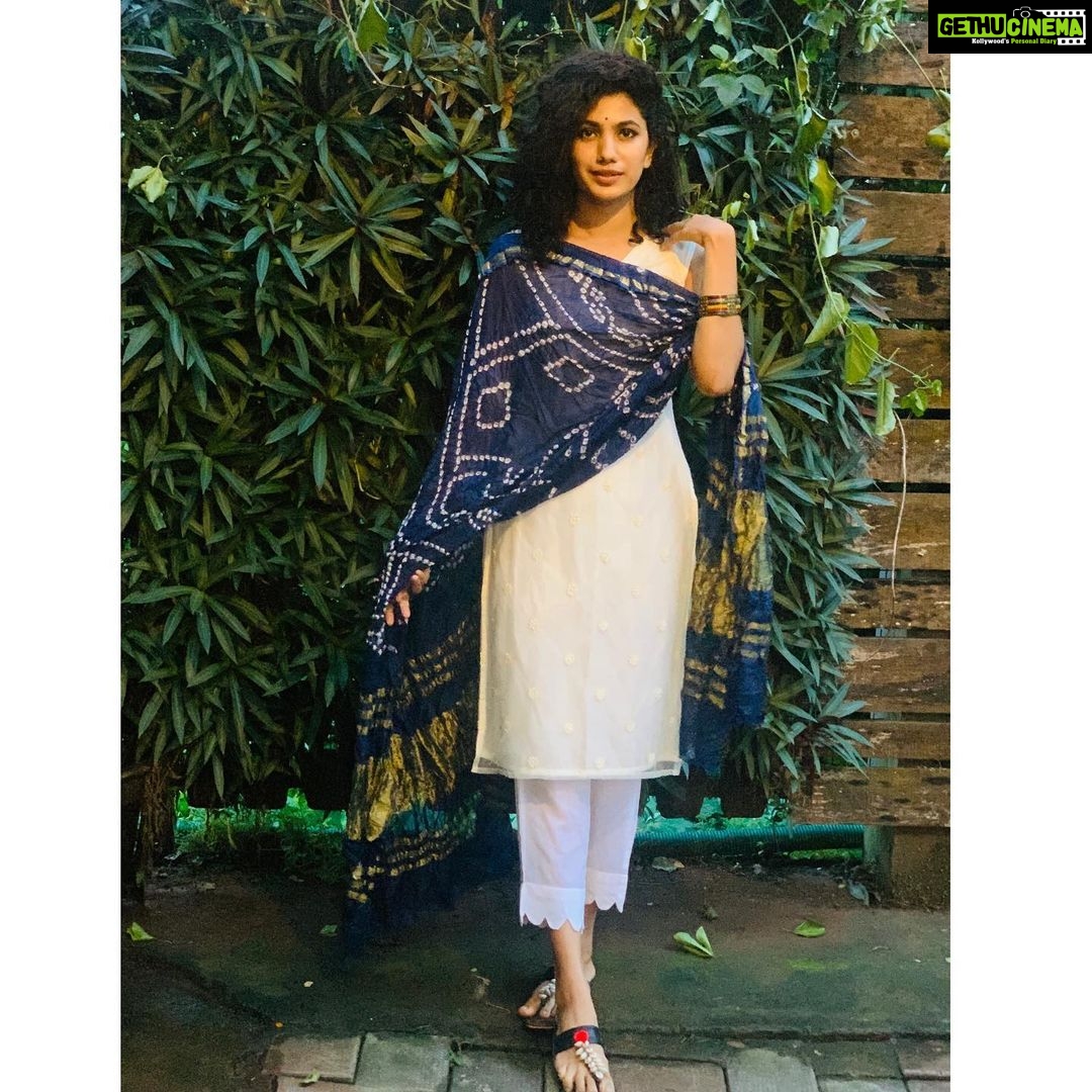 Deepa Thomas Instagram - Salwar kameez & pants : @_lapis_boutique ...