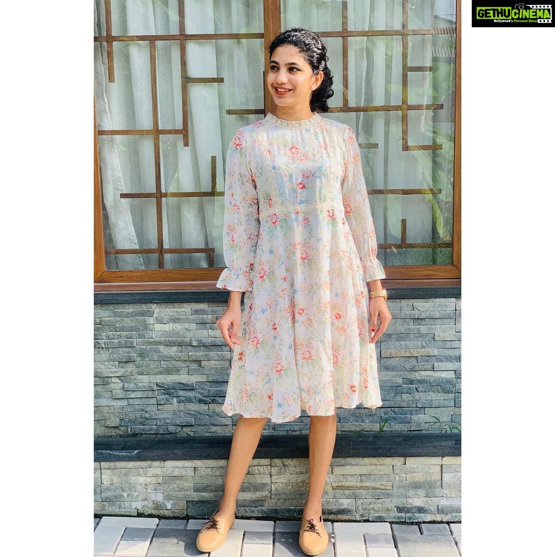 Deepa Thomas Instagram - Available now at @tanirika_collectio 🌸 Order your favourites now!!♥️