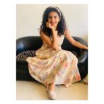 Deepa Thomas Instagram - And this was a beautiful comfy dress by @comfy.garments 👗 ♥️ The cute floral head band by @cucurbita__ ♥️ #comfy #dress #pastel #gift #headband