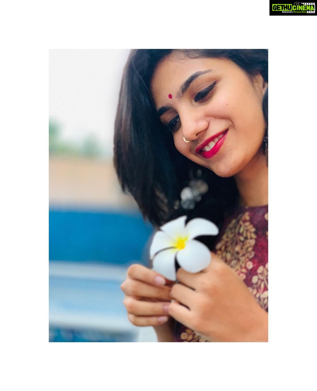 Deepa Thomas Instagram - It’s okay to fall but never fail to bloom again🌸 Pic credits - @aishu.__.ravikumar