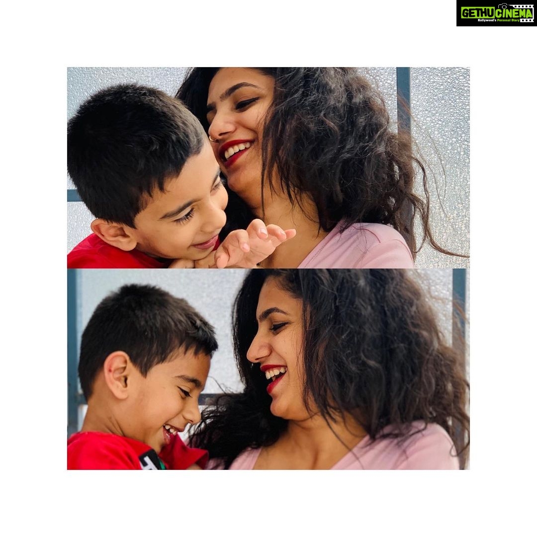 Deepa Thomas Instagram - When he fails to smile in front of the camera - The only way is tickling him ♥️ #Appu 😘 Pic credits - @alen__jude__devassy