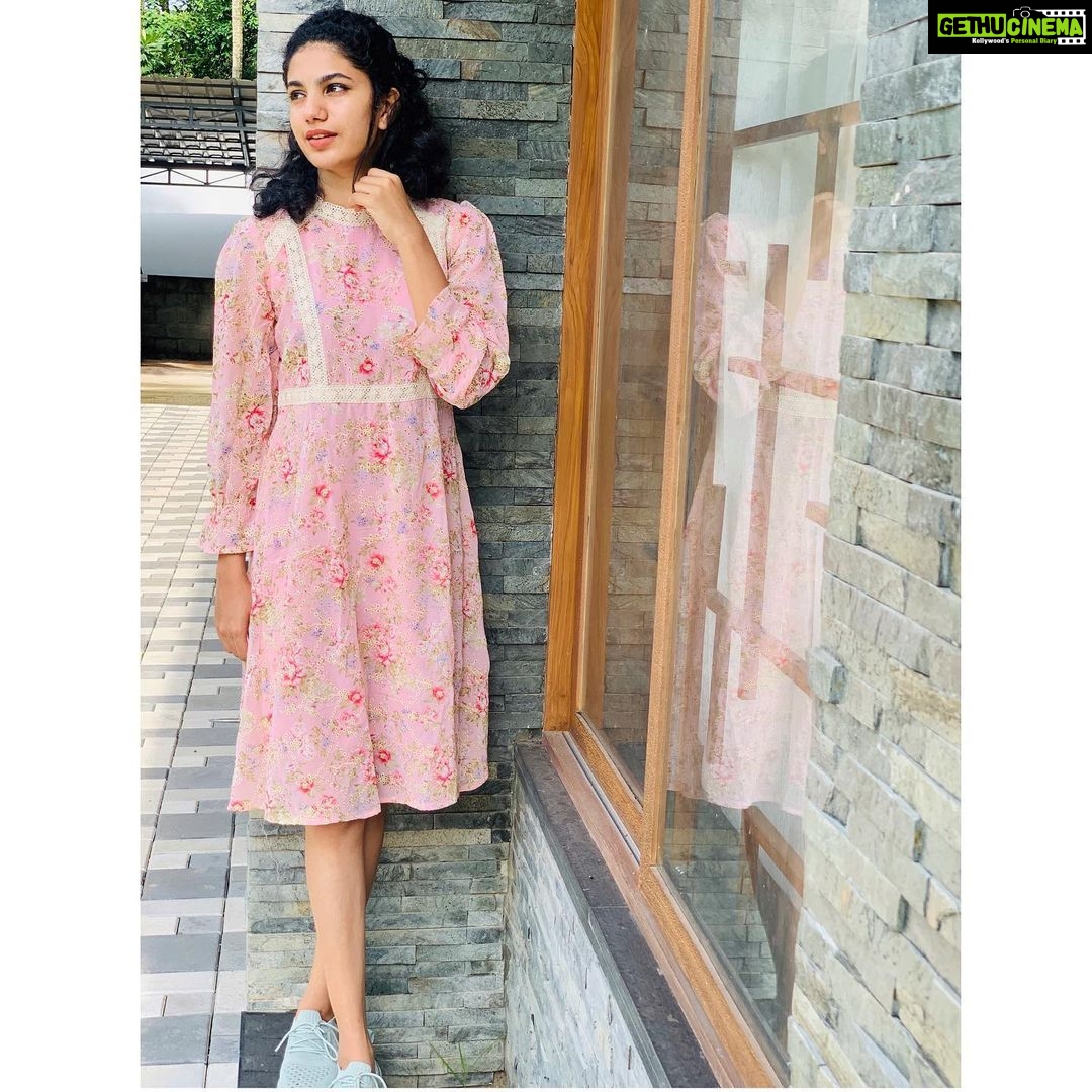 Deepa Thomas Instagram - Available now at @tanirika_collectio 🌸 Order your favourites now!!♥️