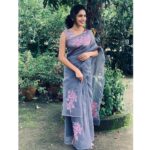 Deepa Thomas Instagram – T𝚑𝚊𝚗𝚔𝚢𝚘𝚞 𝚜𝚘 𝚖𝚞𝚌𝚑 𝚏𝚘𝚛 𝚝𝚑𝚒𝚜 𝚙𝚛𝚎𝚝𝚝𝚢 𝚜𝚊𝚛𝚎𝚎 🌸💕 @shadespalette 
@parvathyshibukombara
#saree #paidcollaboration