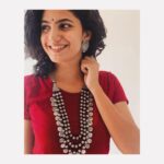Deepa Thomas Instagram – T𝚑𝚊𝚗𝚔𝚢𝚘𝚞 𝚏𝚘𝚛 𝚝𝚑𝚎 𝚎𝚝𝚑𝚒𝚗𝚒𝚌 𝚓𝚎𝚠𝚎𝚕𝚕𝚎𝚛𝚢 𝚊𝚗𝚍 𝚛𝚘𝚞𝚗𝚍 𝚜𝚕𝚒𝚗𝚐 𝚋𝚊𝚐.L𝚘𝚟𝚎𝚍 𝚒𝚝 𝚜𝚘 𝚖𝚞𝚌𝚑! ♥️✨ @aarohi_online  P𝚒𝚌 𝚌𝚛𝚎𝚍𝚒𝚝𝚜: @anarkali_nazar😘