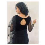 Deepa Thomas Instagram – I’𝚕𝚕 𝚜𝚝𝚘𝚙 𝚠𝚎𝚊𝚛𝚒𝚗𝚐 𝚋𝚕𝚊𝚌𝚔 𝚠𝚑𝚎𝚗 𝚝𝚑𝚎𝚢 𝚖𝚊𝚔𝚎 𝚊 𝚍𝚊𝚛𝚔𝚎𝚛 𝚌𝚘𝚕𝚘𝚛! 🖤 
T𝚑𝚊𝚗𝚔𝚢𝚘𝚞 @the_dstudio 𝚏𝚘𝚛 𝚝𝚑𝚎 𝚕𝚘𝚟𝚎𝚕𝚢 𝚋𝚕𝚊𝚌𝚔 𝚗𝚎𝚝 𝚜𝚊𝚛𝚎𝚎 !✨ O𝚛𝚍𝚎𝚛 𝚢𝚘𝚞𝚛 𝚏𝚊𝚟𝚘𝚞𝚛𝚒𝚝𝚎 𝚜𝚊𝚛𝚎𝚎𝚜 𝚏𝚛𝚘𝚖 𝚝𝚑𝚎𝚒𝚛 𝚙𝚛𝚘𝚏𝚒𝚕𝚎 😍✌🏻 #𝚋𝚕𝚊𝚌𝚔 #𝚜𝚊𝚛𝚎𝚎