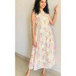 Deepa Thomas Instagram - And this was a beautiful comfy dress by @comfy.garments 👗 ♥️ The cute floral head band by @cucurbita__ ♥️ #comfy #dress #pastel #gift #headband