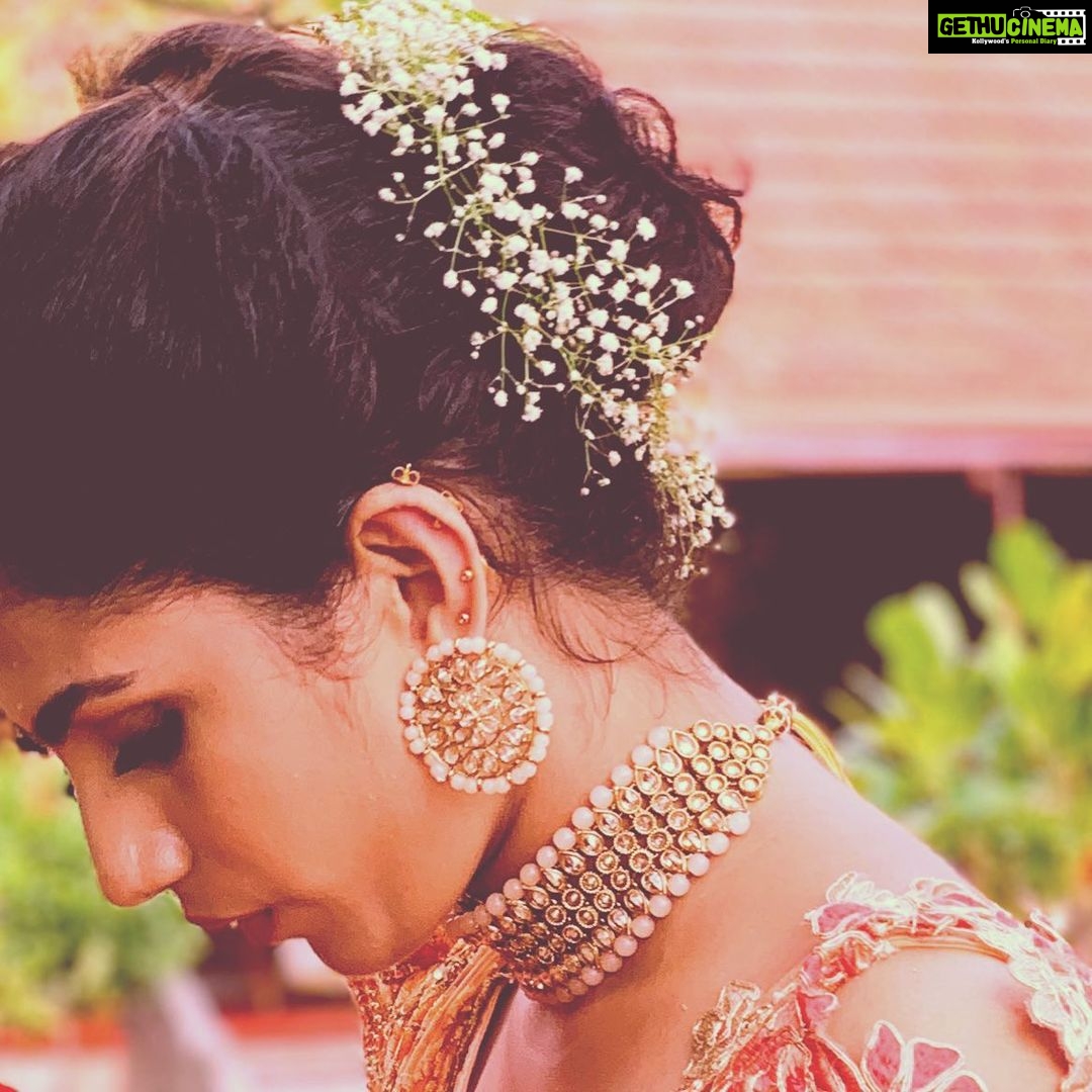 Deepa Thomas Instagram - And this is my all time favourite style ! 😊♥️