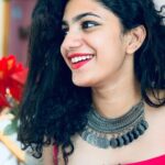 Deepa Thomas Instagram - Be happy it’s one way of being wise 😊 #1 Pic credits- @chelsiya__razhil 💕
