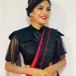 Deepa Thomas Instagram - “Black never fears” 🖤 #shootmode Karikkinath silks Casting by @siraj.ali.5249 Costume styling @nayans_fd Hair styling @anjujagannivasan Makeup by @sudhakar4628 7th Eye Studio