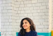 Deepa Thomas Instagram - All colors around 🥰 Pic credits - @bijunarayan__ 😍✌🏻