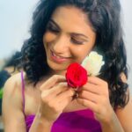 Deepa Thomas Instagram - What about some drama with roses?! 🤷🏻‍♀️ 🥀 Photo taken by @ronywhitefeather