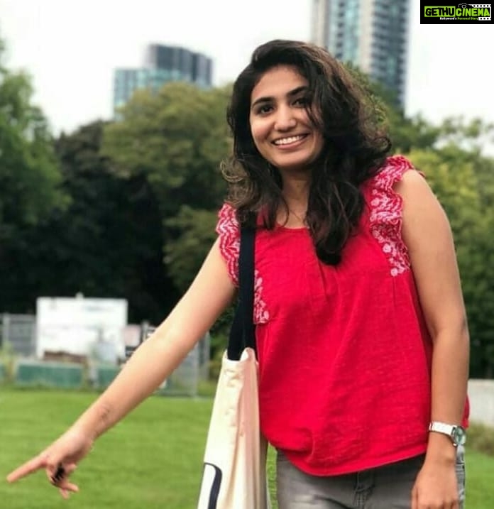 Deepa Thomas Instagram - To the most beautiful girl out there ! 💗💗💗 My one and only sistaah.. Wishing you a very happy birthday kunje ! Love you a lot.😘 Muah..😘❤ I'm very much Blessed to have you in my life 🙏 @l_i_v_e._l_o_v_e.l_a_u_g_h