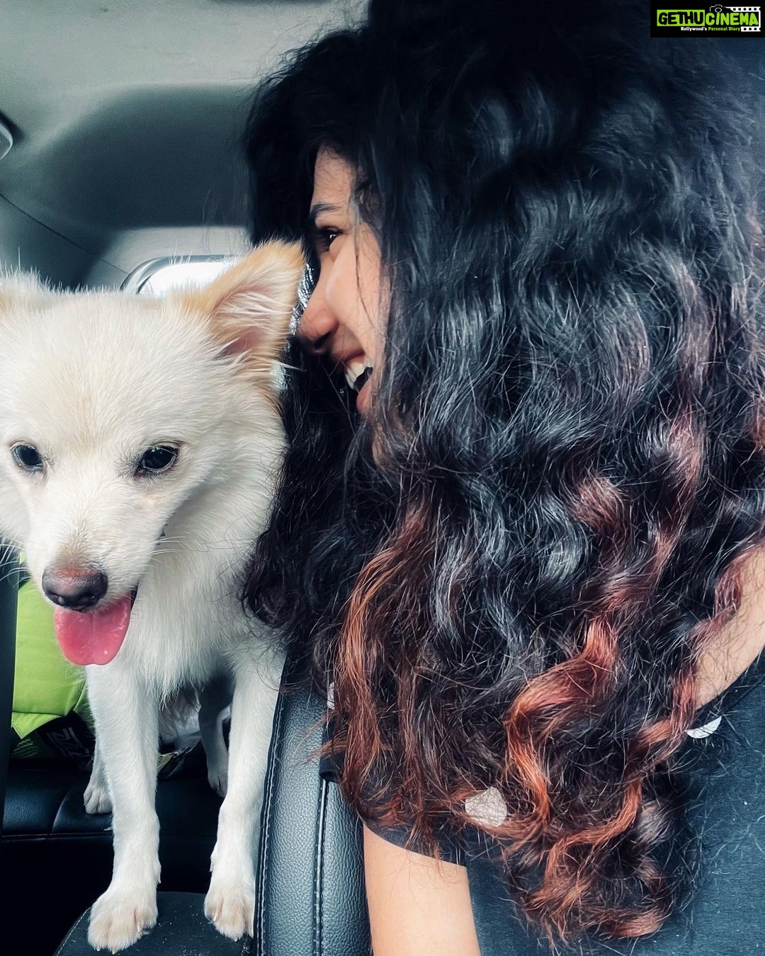 Deepa Thomas Instagram - 🤍 @the_avarachan 🕊