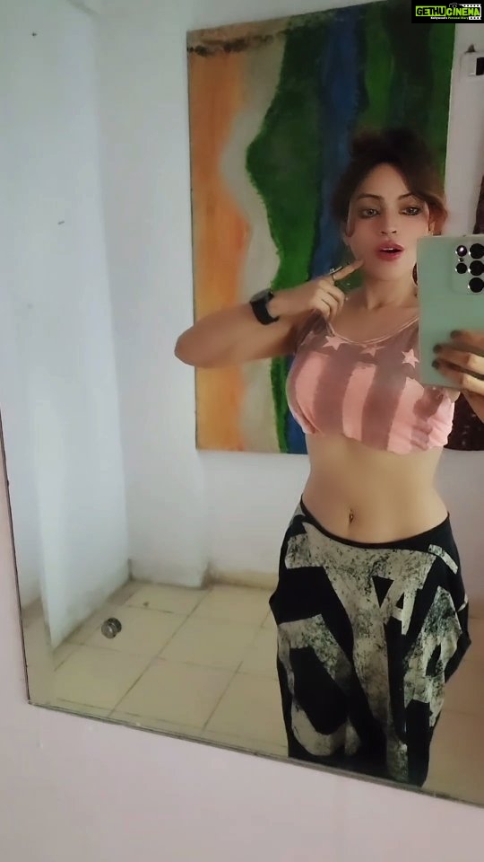 Devshi Khandur Instagram - Oh my god...I am gorgeous ❤️ Say it to yourself everyday. #selflove #selfcare #devshikhanduri #reels #workout #fit #ohmygod #gorgeous #iamgorgeous #meditation #yoga #intermittentfasting #painting #girl #actress #preparing #mirror #abs #femaleabs #fitgirl