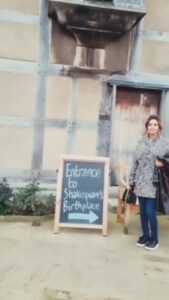 Devshi Khandur Instagram - Shakespeare's Birthplace
Where the story began ❤️
#devshikhanduri #poet  #Shakespeareshouse
 #shakespeare #legend #williamshakespeare #shakespearhouseofbirth #travelreels #travelgram #statforduponavon #england #englandtourism #history #britain #unitedkingdom #historicalhouse #exploreworld #writersofinstagram #poetry #literature
