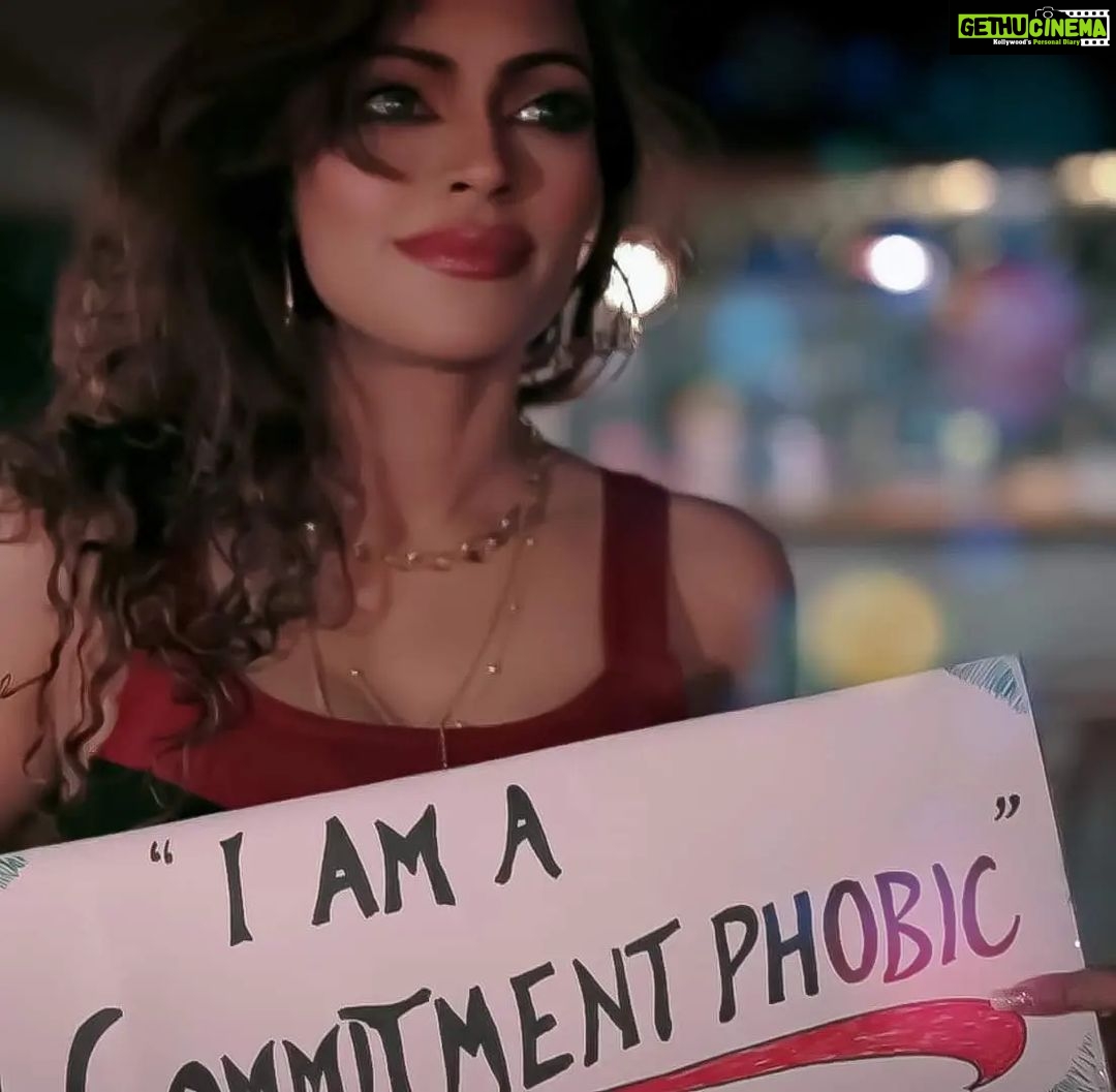 Devshi Khandur Instagram - Do you know someone who is a commitment phobic? #devshikhanduri #commitmentphobic #fightingwithfear #actor #love #heartbeat #youth #ourgeneration #free #phobia #musicvideo #acting #tumainumiljave #nextlevel