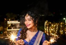 Dharsha Gupta Instagram - 💥தீப ஒளி விளக்குகள் முடிவில்லாத மகிழ்ச்சி, செழிப்பு, ஆரோக்கியம் மற்றும் செல்வம் ஆகியவற்றால் உங்கள் வாழ்க்கை எப்போதும் ஒளிரச் செய்யட்டும். உங்களுக்கும் உங்கள் குடும்பத்தினருக்கும் மகிழ்ச்சியான மற்றும் பாதுகாப்பான தீபாவளி வாழ்த்துக்கள்!💥 Makeup- @jiyamakeupartistry Hairstylist- @marysbridalstudio Costume- @mokshe_rental_destination Jewelry- @tanishbridal Pic- @dhanush__photography