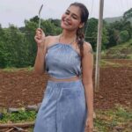 Dharsha Gupta Instagram – 🥰Intha mathiri oru location la ippadi samachu saapidradhey oru thani sugam tha pa🥰 Burgur