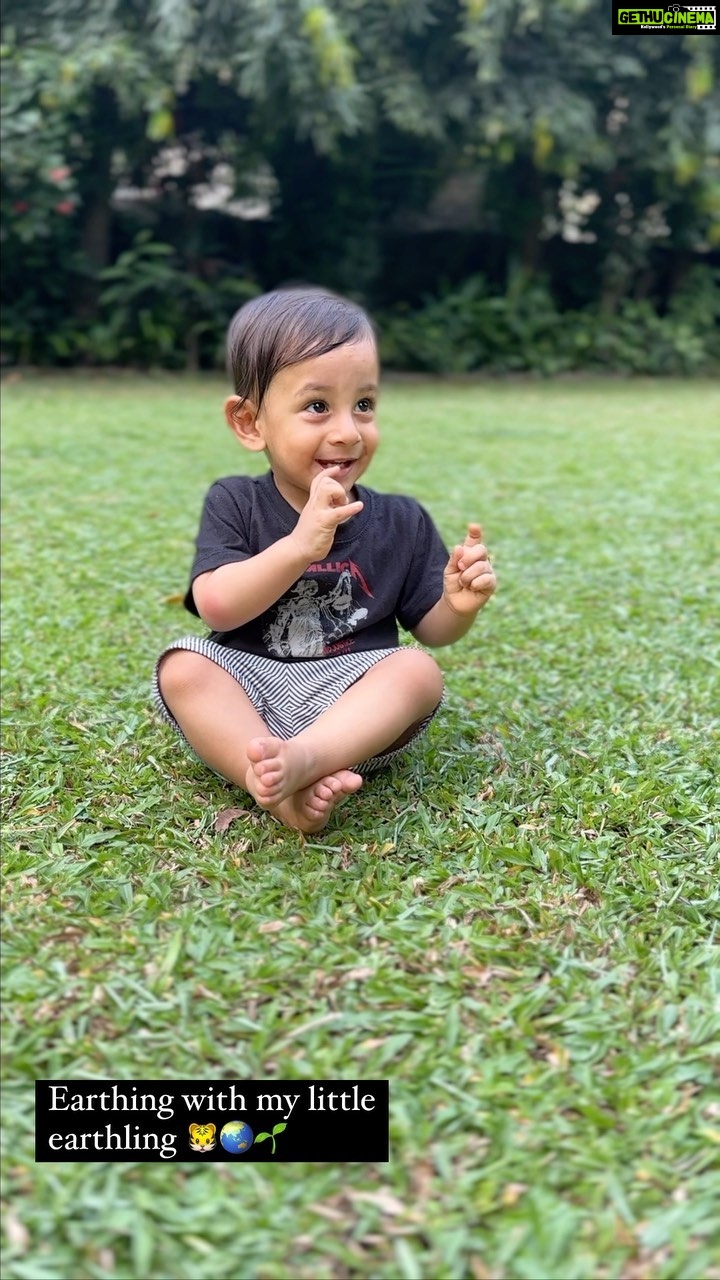 Dia Mirza Instagram - The best time of our #dailyroutine π― grounding or earthing has profound and healing benefits. It brings balance, well being and joy! Our children are after all nature. Making sure they connect with nature is a homecoming for them. Do it everyday ππΌπ #IAmNature #Gaia #OnePlanetOnePeople #GenerationRestoration #LIFE #SensoryHealing Also, thank you @devsanyal for introducing our little one to Metallica β€οΈπ€ Earth