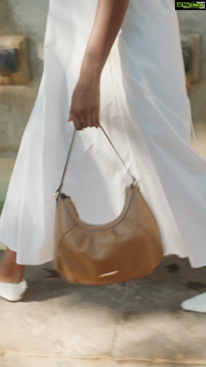 Dia Mirza Instagram - Say goodbye to bags too small to fit anything in, too big to find anything in, uncomfortable to carry and impractical to use. Presenting thoughtfully designed IRTH bags from the House of Titan for women going places. Experience the world of IRTH at irth.in. #IRTHBags #HouseOfTitan #IRTHStories @irth_houseoftitan