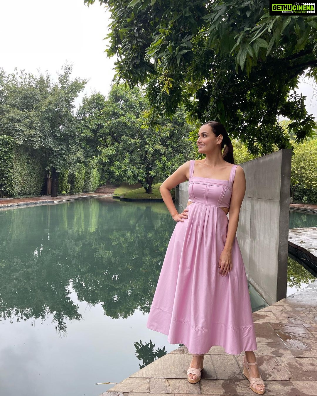 Dia Mirza Instagram - A working day is always more beautiful when it is in the arms of nature πποΈπ¦ Thank you @lotus_organicsplus for a wonderful shoot! Canβt wait for the campaign to release ππΌ #MammaAtWork Outfit @_aje_ @lemill Styled by @theiatekchandaney Assisted by @kharkhoshia_preeti Make up @shraddhamishra8 Hair @karanrai001 Managed by @shruti8711 @exceedentertainment Photos by @shraddhamishra8 π₯° Roseate House New Delhi