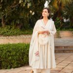 Dia Mirza Instagram - Good vibes 🕊️☀️ Outfit- @goodearthindia Earrings-@curiocottagejewelry Mojris @fizzygoblet Styled by @theiatekchandaney Assisted by @jia.chauhan Hair by @karanrai001 Make up @kiran_chhetri92 Team @diva_rose21 Photos @prateekswadesh Managed by @shruti8711 @exceedentertainment #VocalForLocal #MadeInIndia #SustainableFashion #SDGs Delhi, India