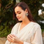 Dia Mirza Instagram - Good vibes 🕊️☀️ Outfit- @goodearthindia Earrings-@curiocottagejewelry Mojris @fizzygoblet Styled by @theiatekchandaney Assisted by @jia.chauhan Hair by @karanrai001 Make up @kiran_chhetri92 Team @diva_rose21 Photos @prateekswadesh Managed by @shruti8711 @exceedentertainment #VocalForLocal #MadeInIndia #SustainableFashion #SDGs Delhi, India