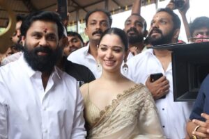 Dileep Instagram - അജിത്ത് വിനായക ഫിലിംസിന്റെ ബാനറിൽ അജിത്ത് വിനായക നിർമ്മിച്ച്,രാമലീലക്ക് ശേഷം ഞാനും അരുൺ ഗോപിയും, പിന്നെ എന്റെ ഒരുപാട് ചിത്രങ്ങൾക്ക് തിരക്കഥ എഴുതിയ ഉദയകൃഷ്ണയും,ക്യാമറ ചലിപ്പിച്ച ഷാജി കുമാറും പിന്നെ തെന്നിന്ത്യൻ നായിക തമന്നയും ഒന്നിക്കുന്ന പുതിയ ചിത്രത്തിന് ഇന്ന് തുടക്കമായി, എല്ലാ പ്രതിസന്ധിയിലും എന്റെ കൂടെ നിന്ന എന്റെ പ്രിയപെട്ടവരുടെ എല്ലാ സ്നേഹവും പ്രാർത്ഥനയും പ്രതീക്ഷിച്ചു ഞങ്ങൾ തുടങ്ങുന്നു...
@imarungopy @tamannaahspeaks @shajikumarofficial @udayakrishna_
