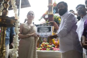 Dileep Instagram - അജിത്ത് വിനായക ഫിലിംസിന്റെ ബാനറിൽ അജിത്ത് വിനായക നിർമ്മിച്ച്,രാമലീലക്ക് ശേഷം ഞാനും അരുൺ ഗോപിയും, പിന്നെ എന്റെ ഒരുപാട് ചിത്രങ്ങൾക്ക് തിരക്കഥ എഴുതിയ ഉദയകൃഷ്ണയും,ക്യാമറ ചലിപ്പിച്ച ഷാജി കുമാറും പിന്നെ തെന്നിന്ത്യൻ നായിക തമന്നയും ഒന്നിക്കുന്ന പുതിയ ചിത്രത്തിന് ഇന്ന് തുടക്കമായി, എല്ലാ പ്രതിസന്ധിയിലും എന്റെ കൂടെ നിന്ന എന്റെ പ്രിയപെട്ടവരുടെ എല്ലാ സ്നേഹവും പ്രാർത്ഥനയും പ്രതീക്ഷിച്ചു ഞങ്ങൾ തുടങ്ങുന്നു...
@imarungopy @tamannaahspeaks @shajikumarofficial @udayakrishna_