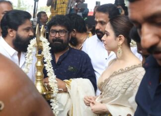 Dileep Instagram - അജിത്ത് വിനായക ഫിലിംസിന്റെ ബാനറിൽ അജിത്ത് വിനായക നിർമ്മിച്ച്,രാമലീലക്ക് ശേഷം ഞാനും അരുൺ ഗോപിയും, പിന്നെ എന്റെ ഒരുപാട് ചിത്രങ്ങൾക്ക് തിരക്കഥ എഴുതിയ ഉദയകൃഷ്ണയും,ക്യാമറ ചലിപ്പിച്ച ഷാജി കുമാറും പിന്നെ തെന്നിന്ത്യൻ നായിക തമന്നയും ഒന്നിക്കുന്ന പുതിയ ചിത്രത്തിന് ഇന്ന് തുടക്കമായി, എല്ലാ പ്രതിസന്ധിയിലും എന്റെ കൂടെ നിന്ന എന്റെ പ്രിയപെട്ടവരുടെ എല്ലാ സ്നേഹവും പ്രാർത്ഥനയും പ്രതീക്ഷിച്ചു ഞങ്ങൾ തുടങ്ങുന്നു... @imarungopy @tamannaahspeaks @shajikumarofficial @udayakrishna_