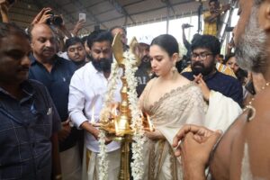 Dileep Instagram - അജിത്ത് വിനായക ഫിലിംസിന്റെ ബാനറിൽ അജിത്ത് വിനായക നിർമ്മിച്ച്,രാമലീലക്ക് ശേഷം ഞാനും അരുൺ ഗോപിയും, പിന്നെ എന്റെ ഒരുപാട് ചിത്രങ്ങൾക്ക് തിരക്കഥ എഴുതിയ ഉദയകൃഷ്ണയും,ക്യാമറ ചലിപ്പിച്ച ഷാജി കുമാറും പിന്നെ തെന്നിന്ത്യൻ നായിക തമന്നയും ഒന്നിക്കുന്ന പുതിയ ചിത്രത്തിന് ഇന്ന് തുടക്കമായി, എല്ലാ പ്രതിസന്ധിയിലും എന്റെ കൂടെ നിന്ന എന്റെ പ്രിയപെട്ടവരുടെ എല്ലാ സ്നേഹവും പ്രാർത്ഥനയും പ്രതീക്ഷിച്ചു ഞങ്ങൾ തുടങ്ങുന്നു...
@imarungopy @tamannaahspeaks @shajikumarofficial @udayakrishna_