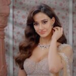 Disha Patani Instagram - Here’s how I’m making today’s outfit special. The Crown Star Collection is the ensemble of the day! #ORRAJewellery #CrownStarCollection