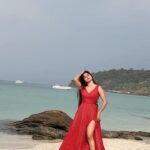 Divya Bharathi Instagram - Paradise 🌊☀️