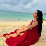 Divya Bharathi Instagram - Paradise 🌊☀️