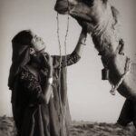 Divya Sripada Instagram - Throwback to Tara & Pappayya. Such a good girl! 🐫 PC: @rithvik_premdass 📸 #shecamel #smellycamel #smileycamel