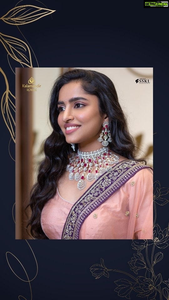 Divya Sripada Instagram - Show off your grace with this Royale Lehanga, which has an opulent net Dupatta and a luxurious raw silk fabric studded with beads, moti, and knot work. You would experience luxury in every inch of fabric at Kalamandir Royale. In Frame @divyasripada Preciously yours, Kalamandir Royale. . . . . #kalamandirroyale #royale #kalamandirroyalehyderabad #royaleSarees #southIndianSarees #preciouslyyours #sarees #sareesofinstagram #traditionalsarees #sareehouse #luxury #luxurycollection #premiumcollection #sareefashion #sareestyling