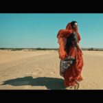 Divya Sripada Instagram - Aagam aagam gaakandi! Chethulu kadukkondi👐 Sanitizer konukkondi💧Mask pettukondi 😷 Tara song vinakapothe, elli vinandi- Link in Bio✨ #LoveInTheTimeOfCorona #CoronaPyarHai #covid19 #2020 Thar Desert, Rajasthan